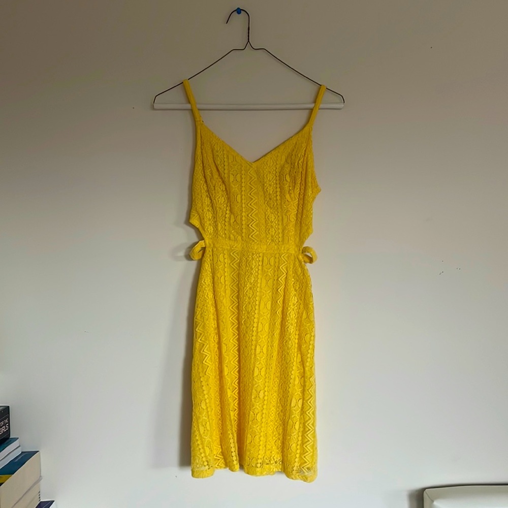 Hollister Women’s Yellow Sleeveless Dress